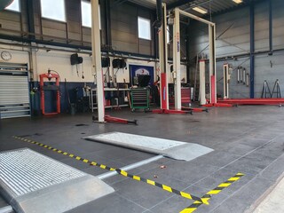 Floor Auto's en Onderhoud