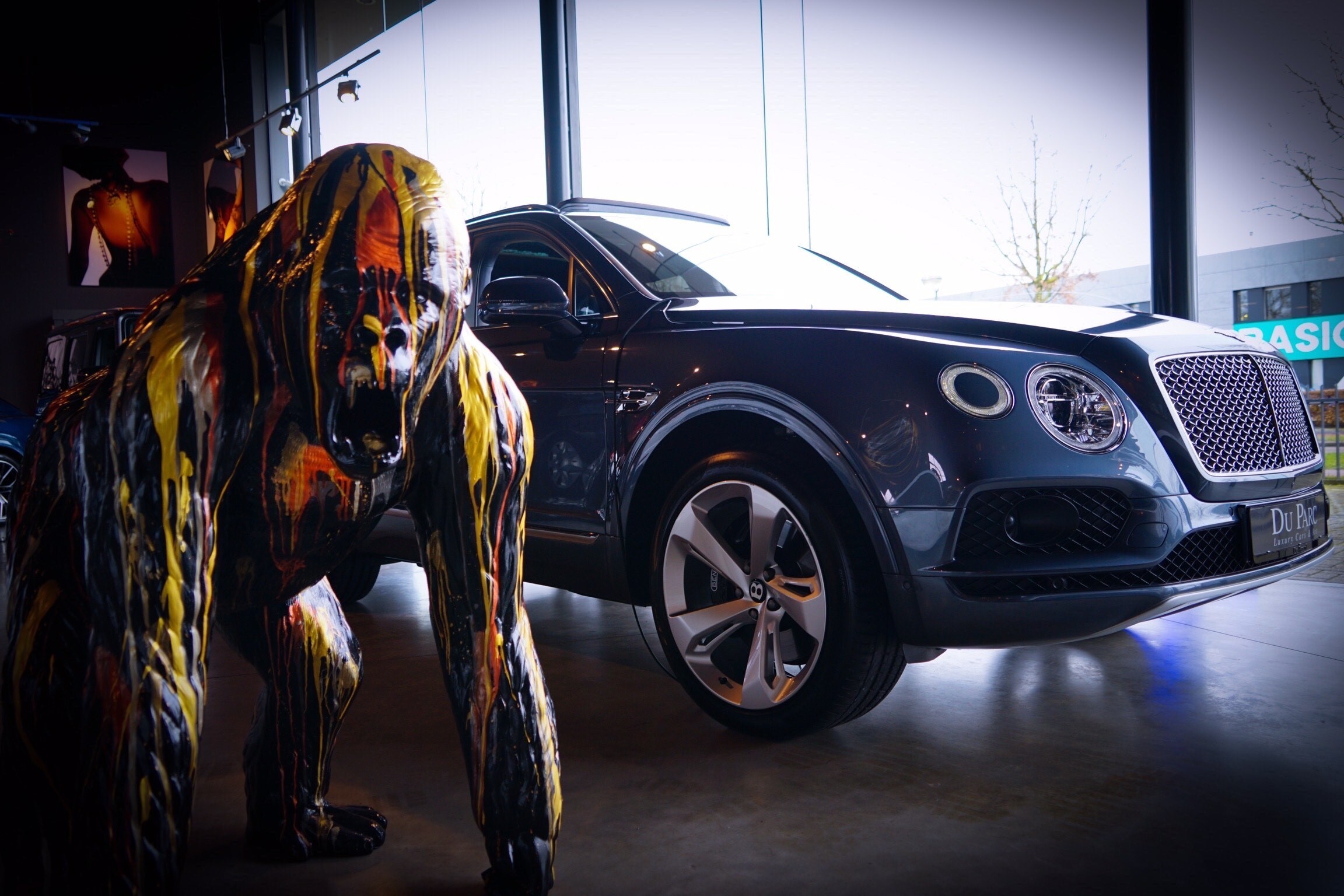 dealerImage