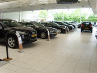 Scherpenisse auto`s bv
