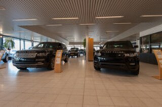 Jaguar en Land Rover-dealer Stern in Purmerend