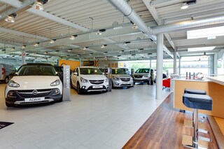 Autocentrum van Vliet Woerden