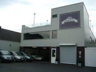 Dennis Auto