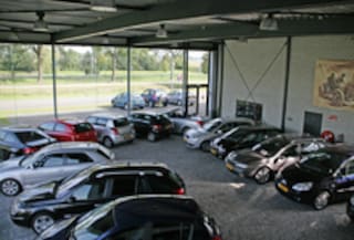 Garage van Bakel