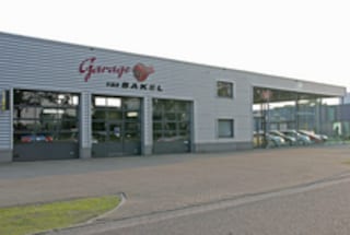 Garage van Bakel