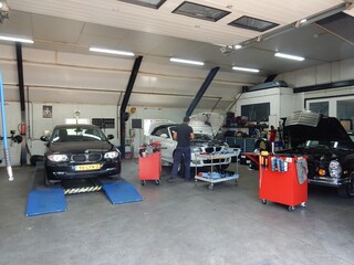 Autobedrijf Straver