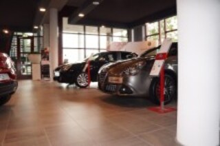Alfa Romeo, Fiat en Jeep-dealer Stern in Houten