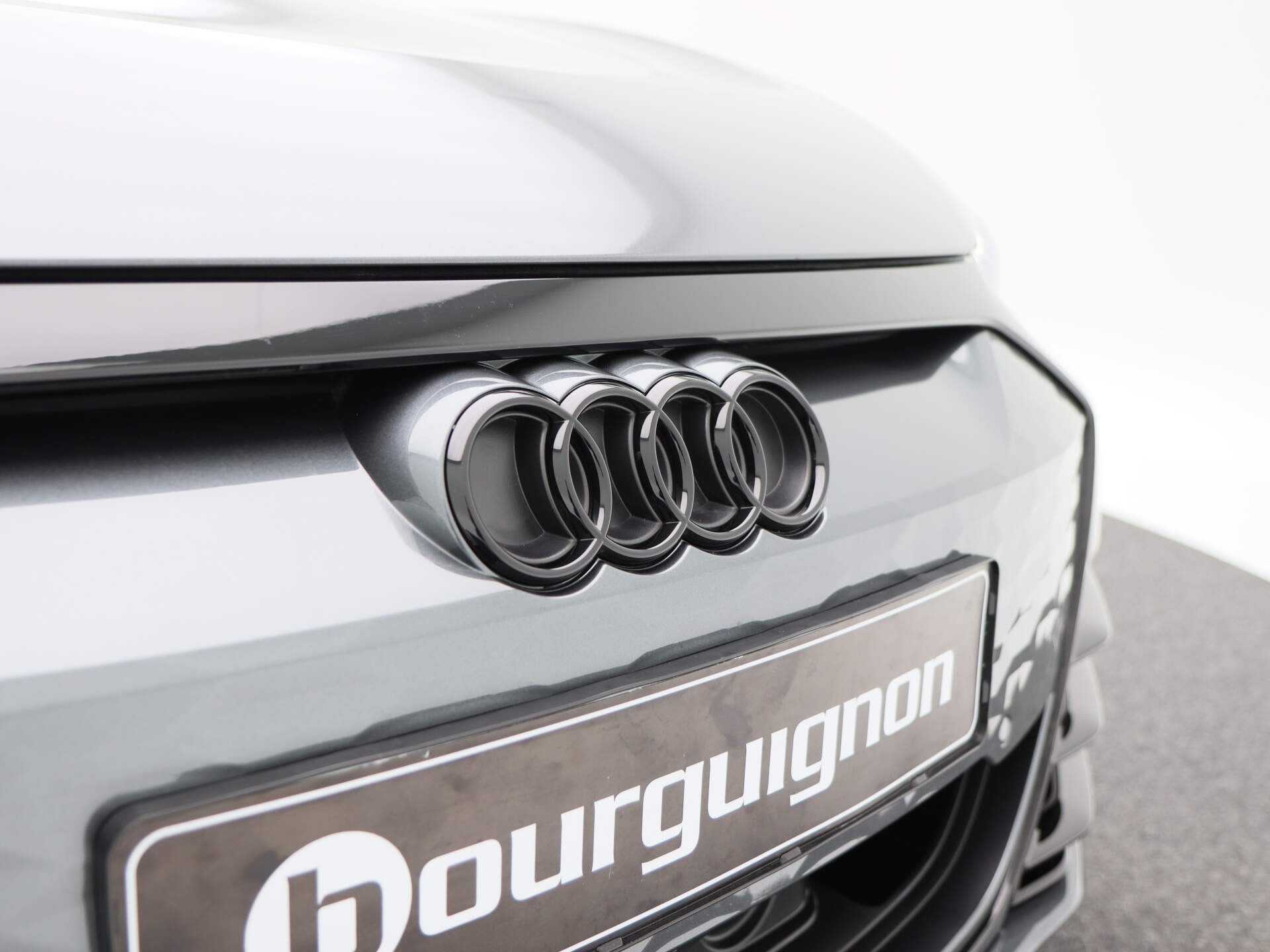 Audi E-Tron GT – RS | 21”lm | Sporstoelen Pro | HUD | Assistentie plus | Stoelventilatie & Massage | Exterieur pakket carbon Audi RS
