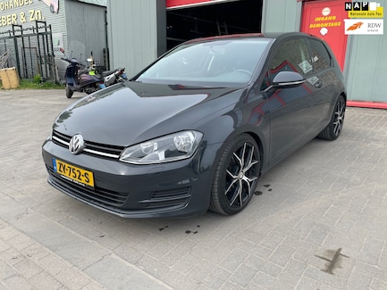 Volkswagen Golf 0