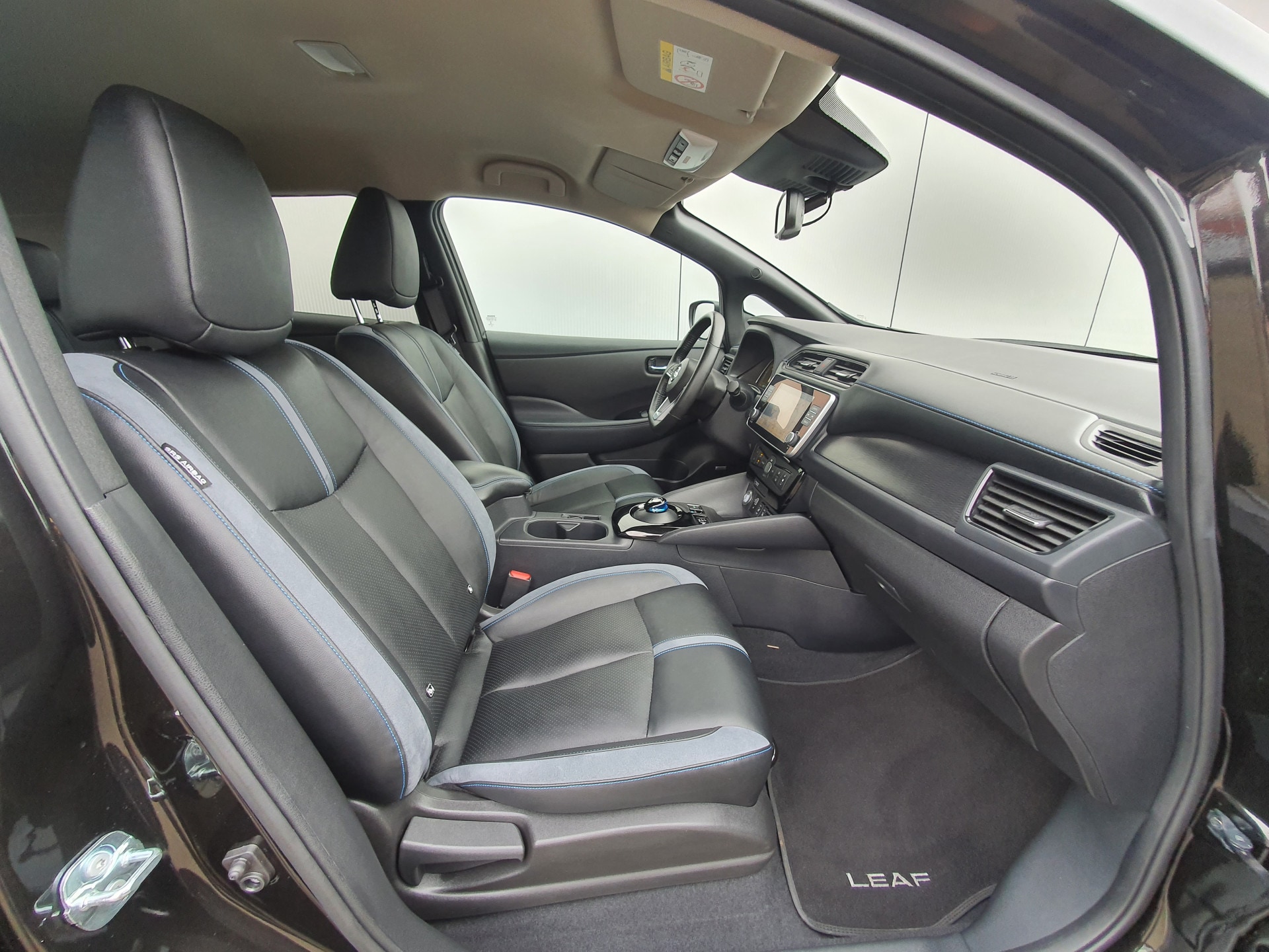 Nissan Leaf e+ Tekna 62 kWh Navigatie, Leder, AVM, 17″Lm, Adaptive Pro-Pilot, Stoel/Stuurverwarming