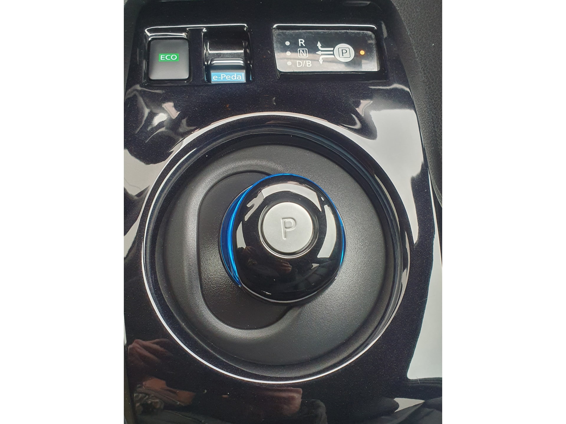 Nissan Leaf e+ Tekna 62 kWh Navigatie, Leder, AVM, 17″Lm, Adaptive Pro-Pilot, Stoel/Stuurverwarming