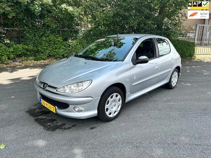 Peugeot 206 0