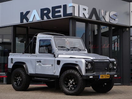 Land Rover Defender 0
