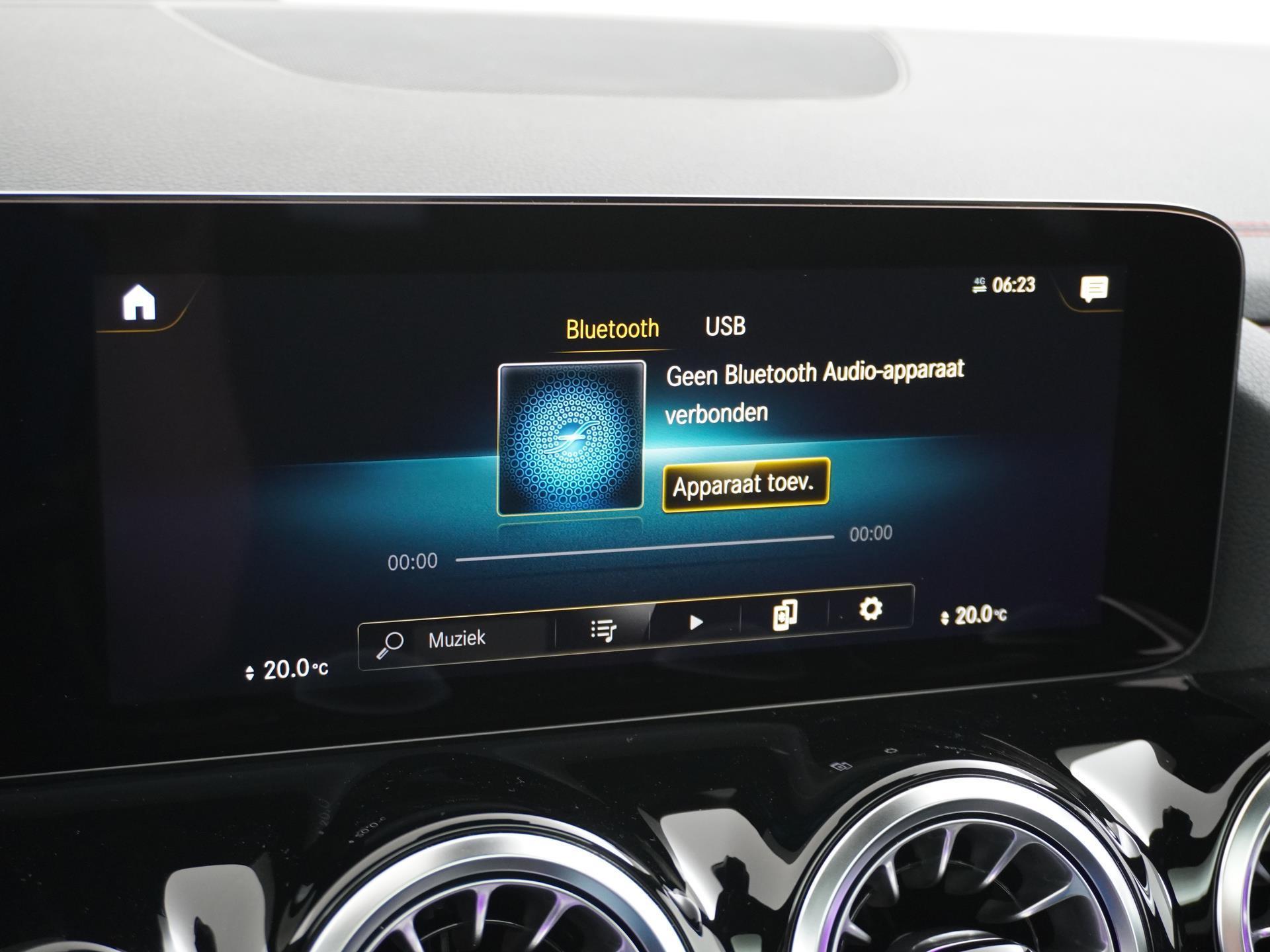 Mercedes-Benz EQA 250 Sport Edition 67 kWh Accu | Panorama – Schuifdak | Distronic Cruise Control | Nightpakket | Apple Carplay/Android Auto | 20″ Inch Lichtmetalen Velgen