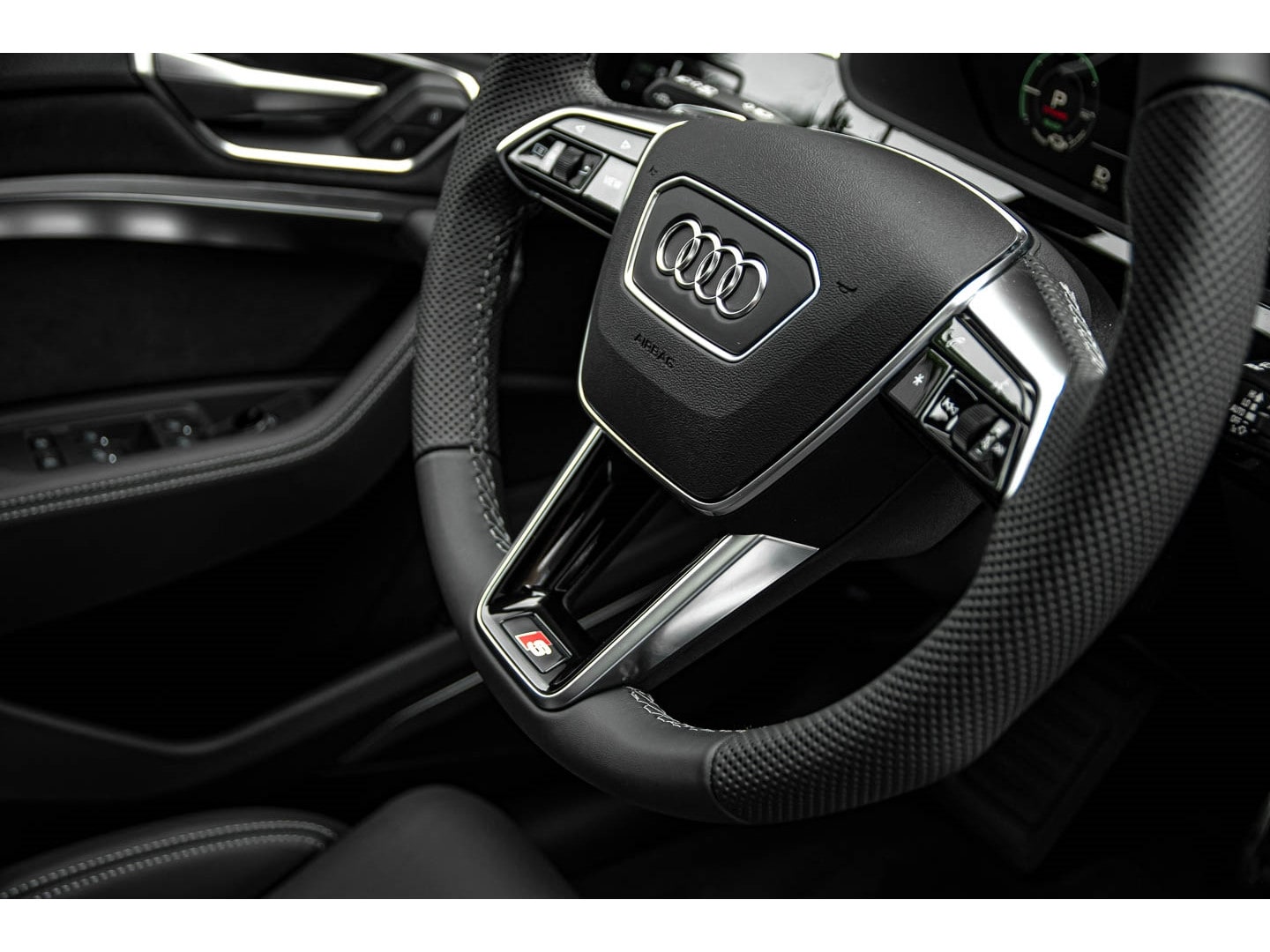 Audi Q8 e-tron SPORTBACK 55 QUATTRO S-EDITION+HEADUP (NIEUW)