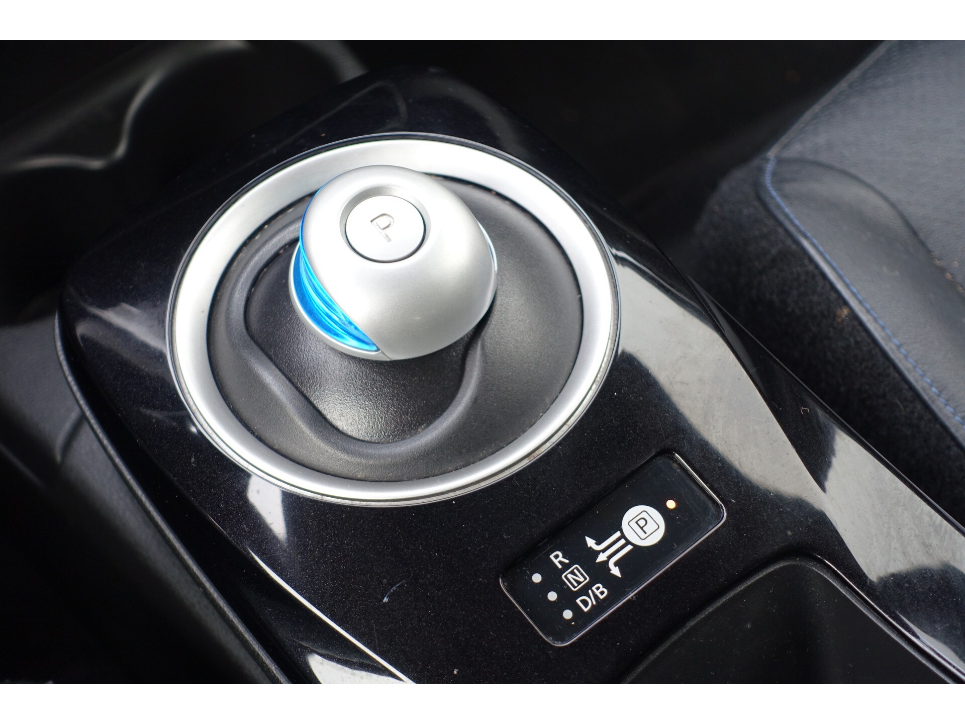 Nissan Leaf Tekna 24 kWh € 2.000.- subsidie | Lederen bekleding | Navigatie | Stuur & Stoelverwarming