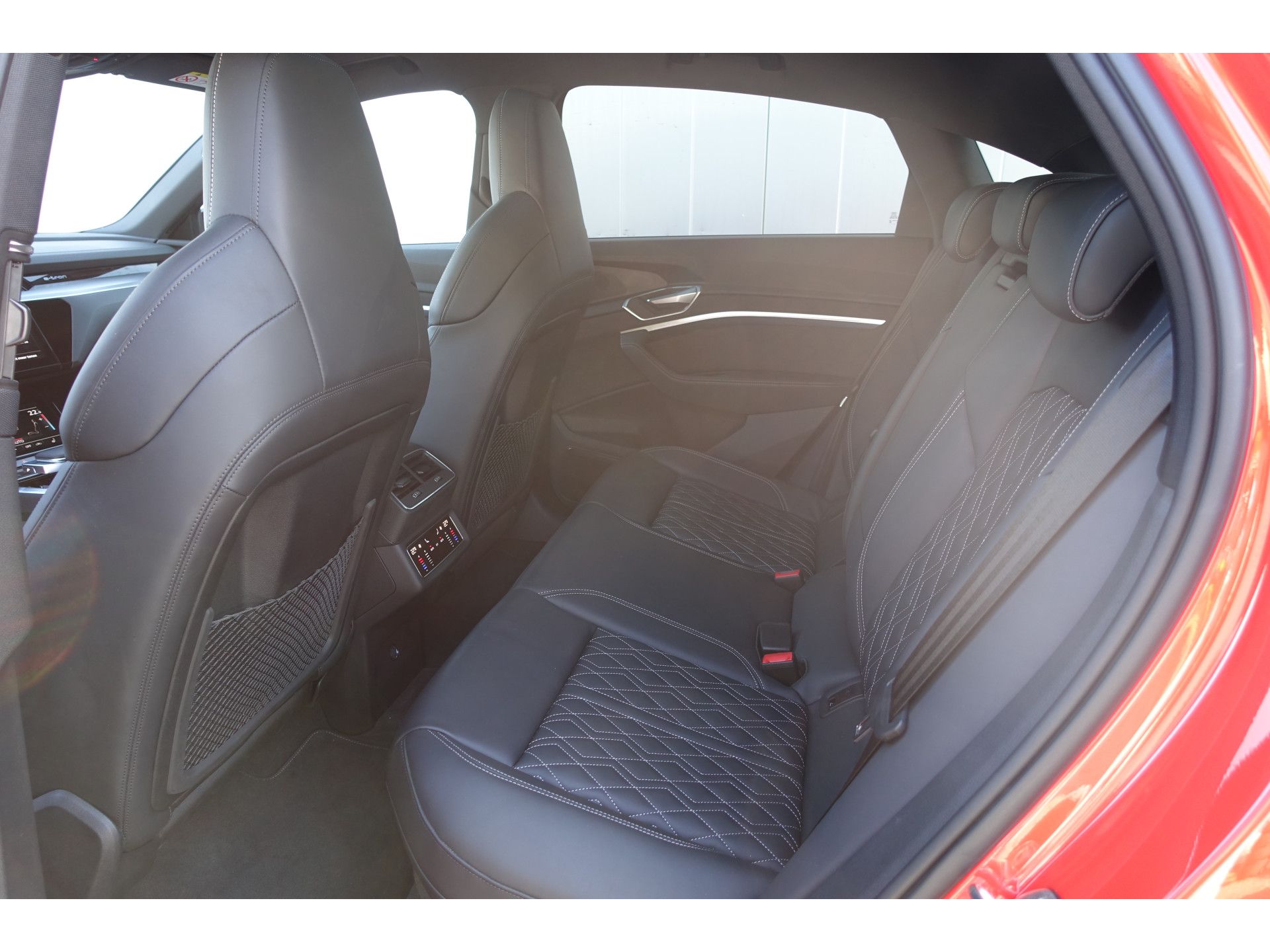 Audi E-tron Sportback 55 quattro S edition 95 kWh 21″ | Softclose | Pano dak | S-Sportstoelen