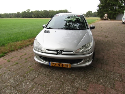 Peugeot 206 0