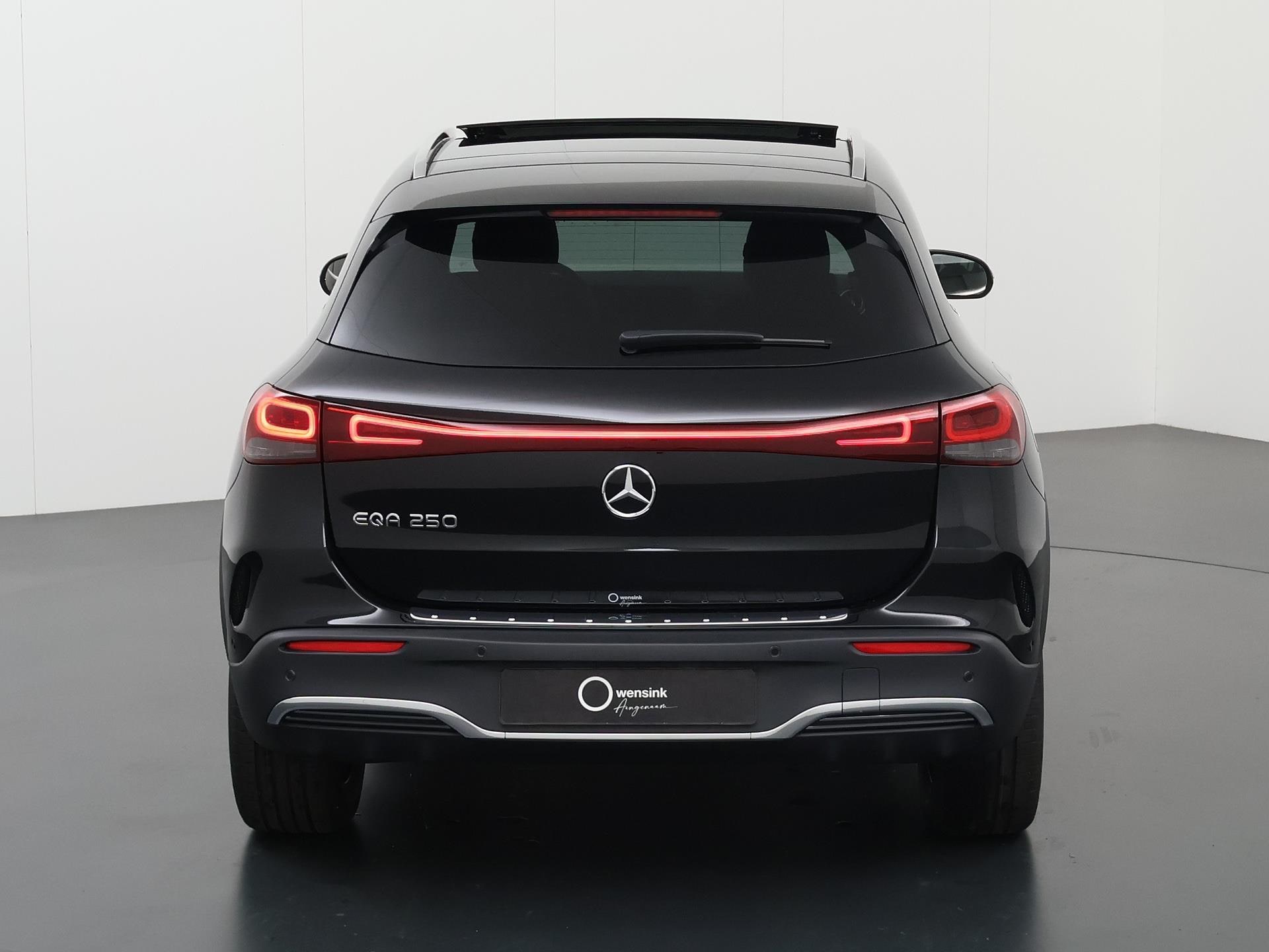 Mercedes-Benz EQA 250 AMG Line 67 kWh | Panoramadak | Night Pack | Keyless Go | Direct Leverbaar !