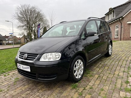 Volkswagen Touran 0