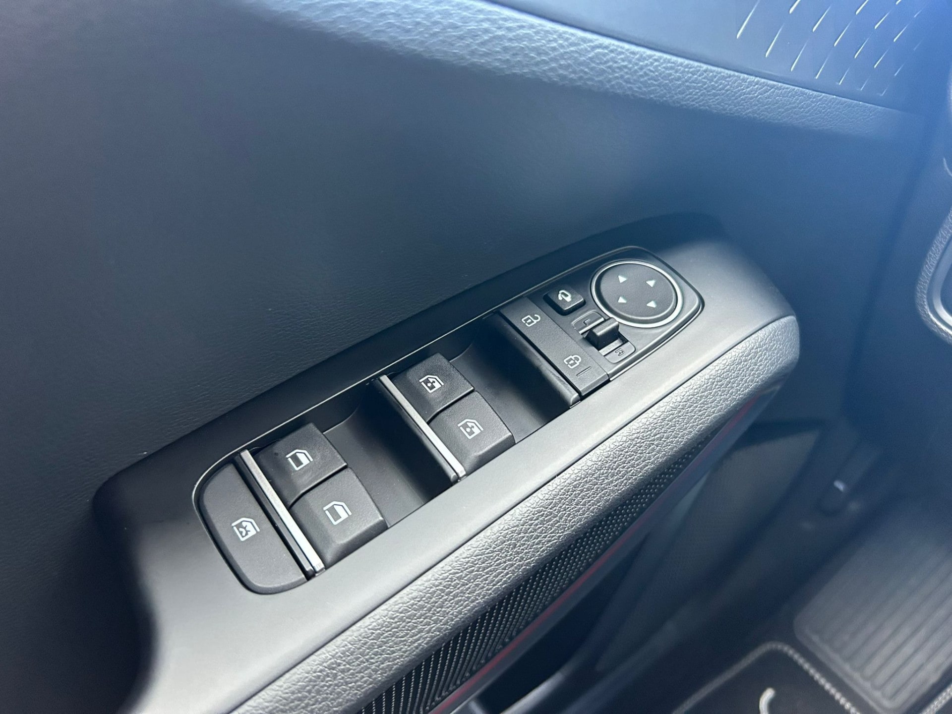 Kia e-Soul ExecutiveLine 64 kWh Navi+BT+Camera Leder+stoel/Stuurverw. Panodak Head-up PDC 10jr.Garantie