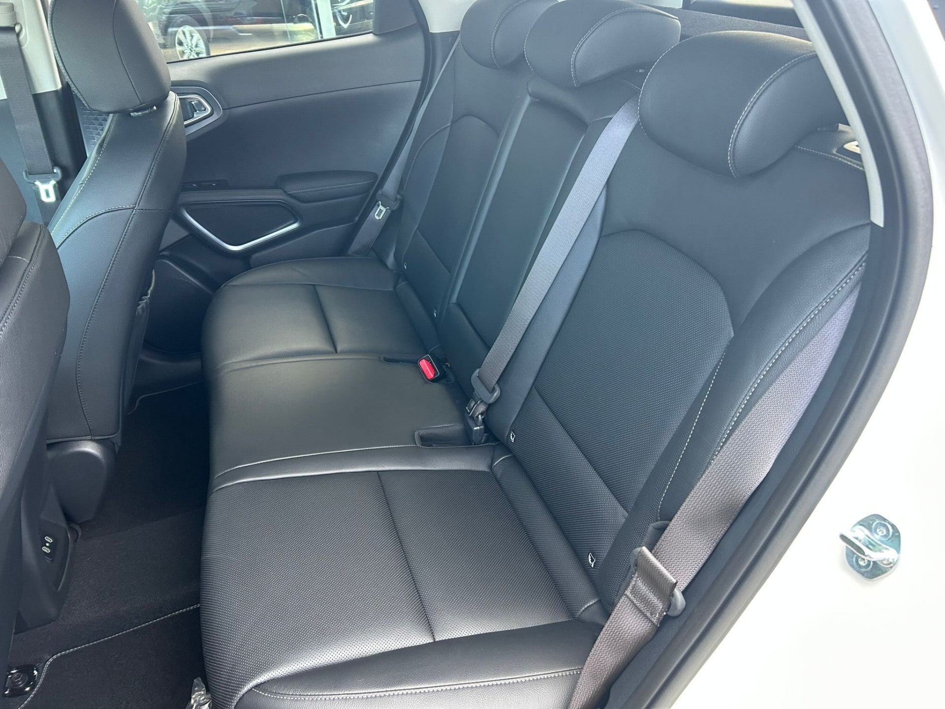 Kia e-Soul ExecutiveLine 64 kWh Navi+BT+Camera Leder+stoel/Stuurverw. Panodak Head-up PDC 10jr.Garantie