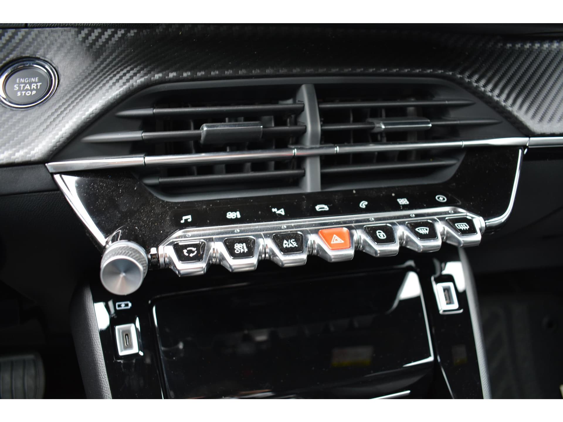 Peugeot e-2008 EV Allure Pack 50kWh 136pk | Navigatie | Apple Carplay/Android Auto | Bluetooth | Achteruitrijcamera