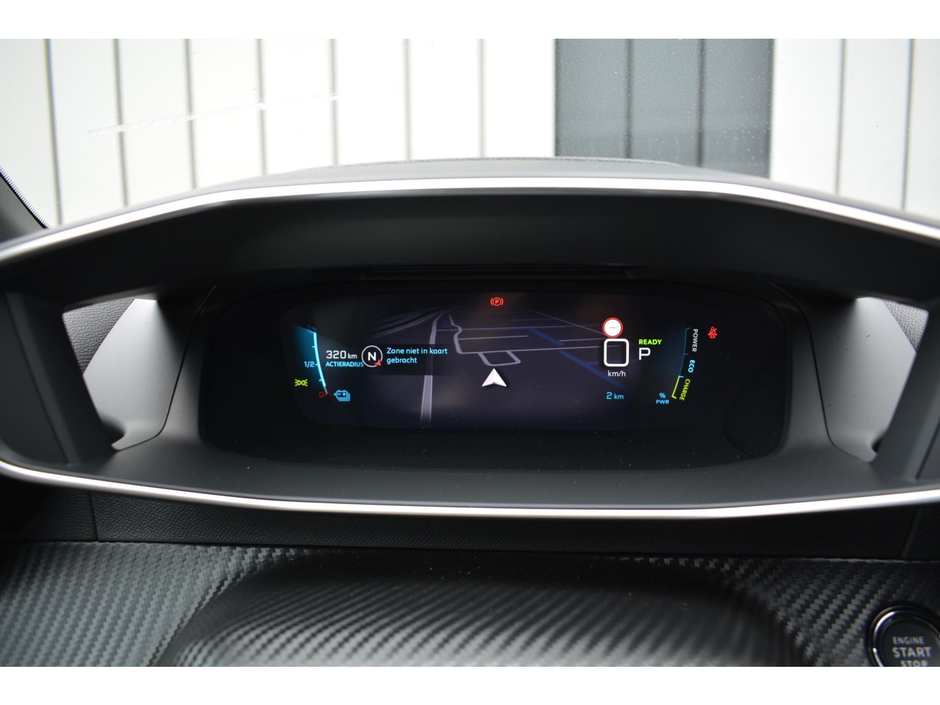 Peugeot e-2008 EV Allure Pack 50kWh 136pk | Navigatie | Apple Carplay/Android Auto | Bluetooth | Achteruitrijcamera
