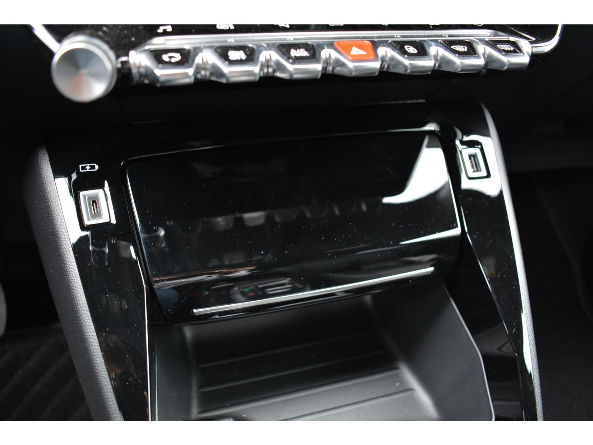 Peugeot e-2008 EV Allure Pack 50kWh 136pk | Navigatie | Apple Carplay/Android Auto | Bluetooth | Achteruitrijcamera