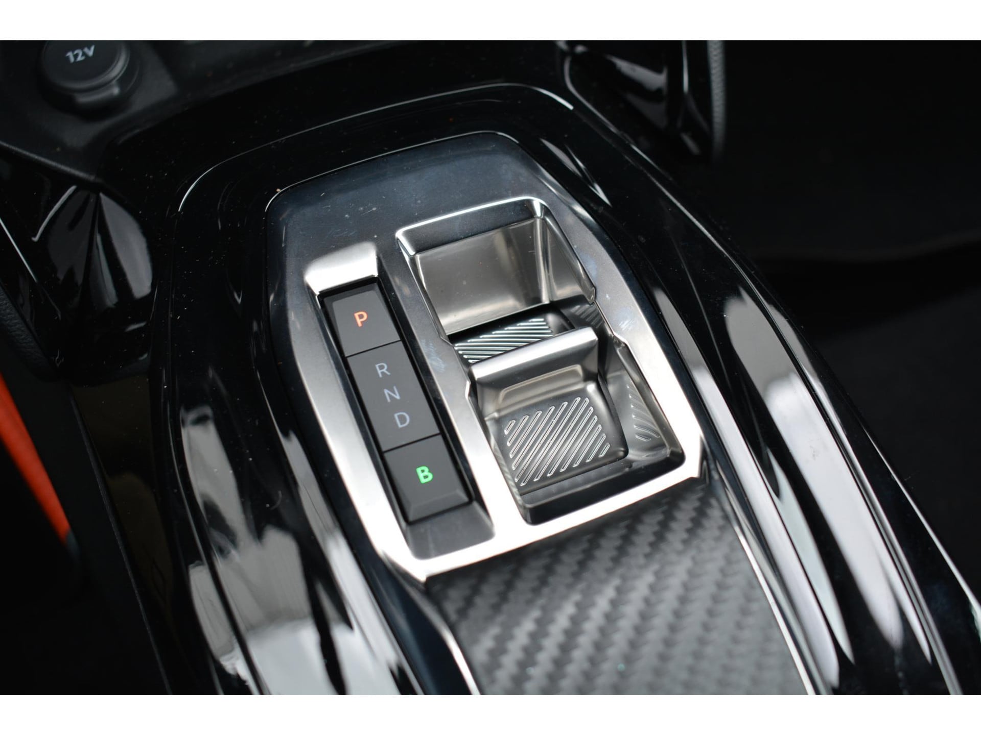Peugeot e-2008 EV Allure Pack 50kWh 136pk | Navigatie | Apple Carplay/Android Auto | Bluetooth | Achteruitrijcamera