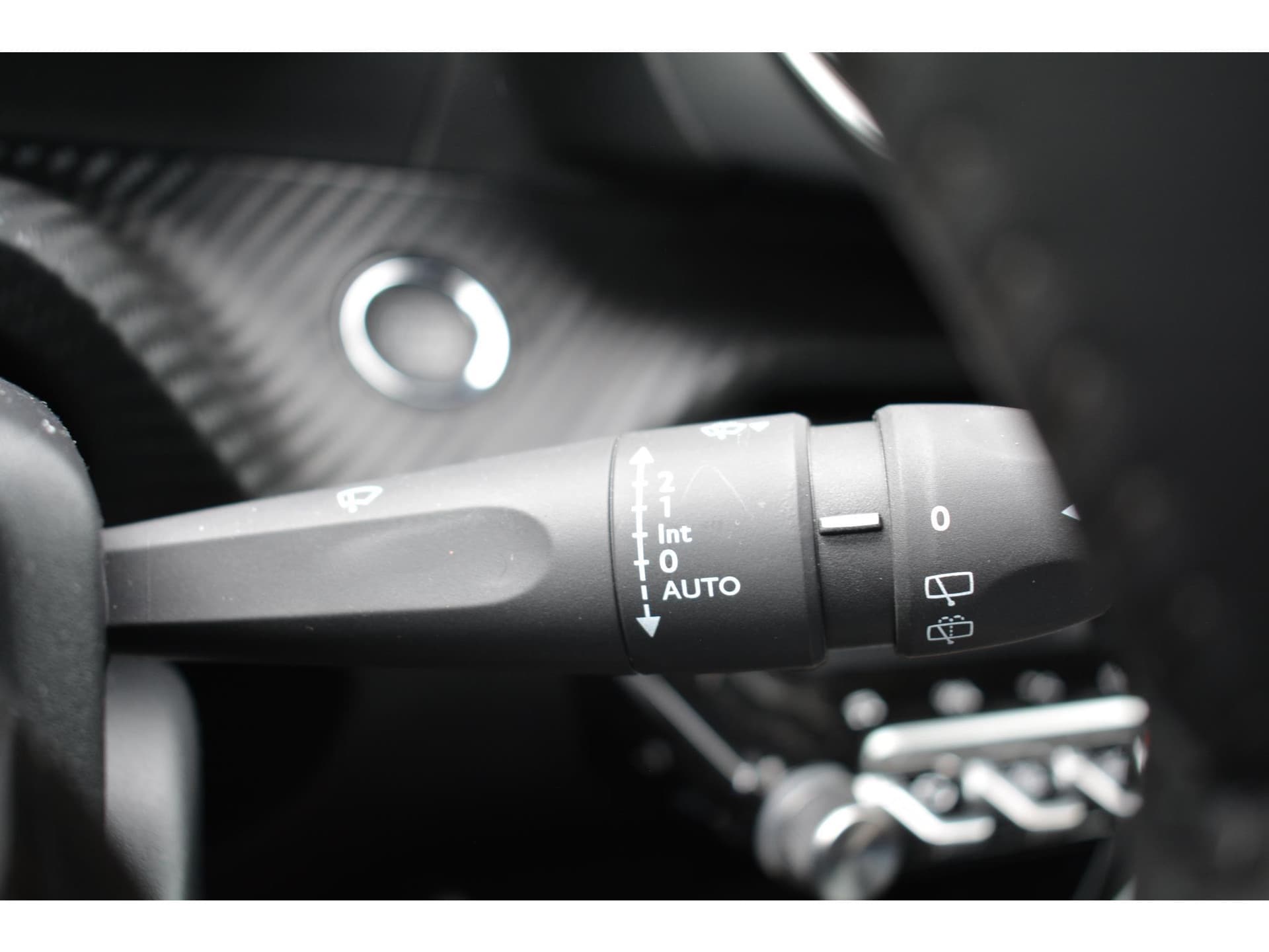 Peugeot e-2008 EV Allure Pack 50kWh 136pk | Navigatie | Apple Carplay/Android Auto | Bluetooth | Achteruitrijcamera