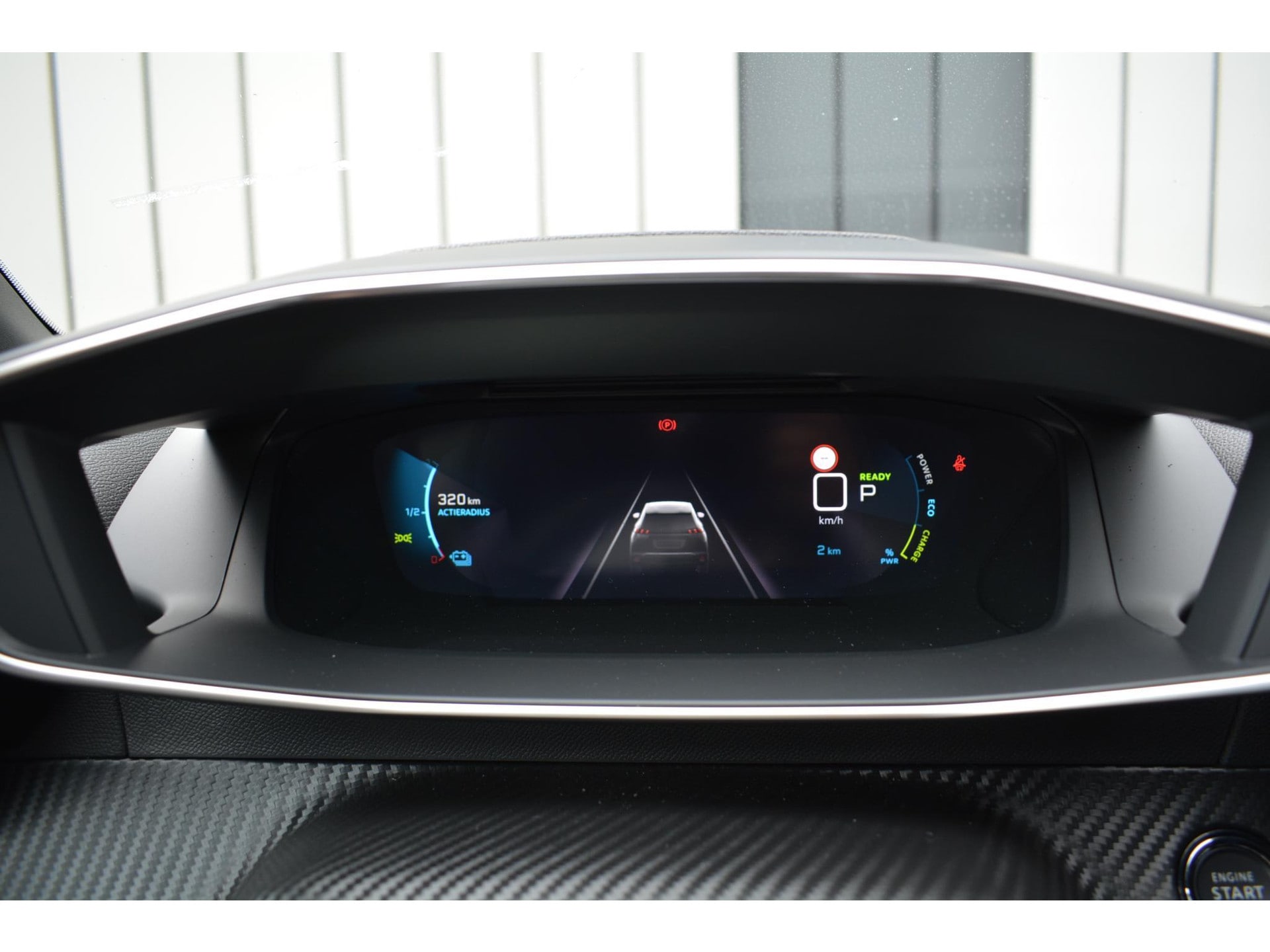 Peugeot e-2008 EV Allure Pack 50kWh 136pk | Navigatie | Apple Carplay/Android Auto | Bluetooth | Achteruitrijcamera