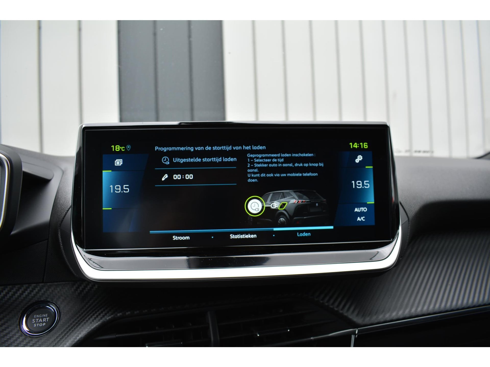 Peugeot e-2008 EV Allure Pack 50kWh 136pk | Navigatie | Apple Carplay/Android Auto | Bluetooth | Achteruitrijcamera