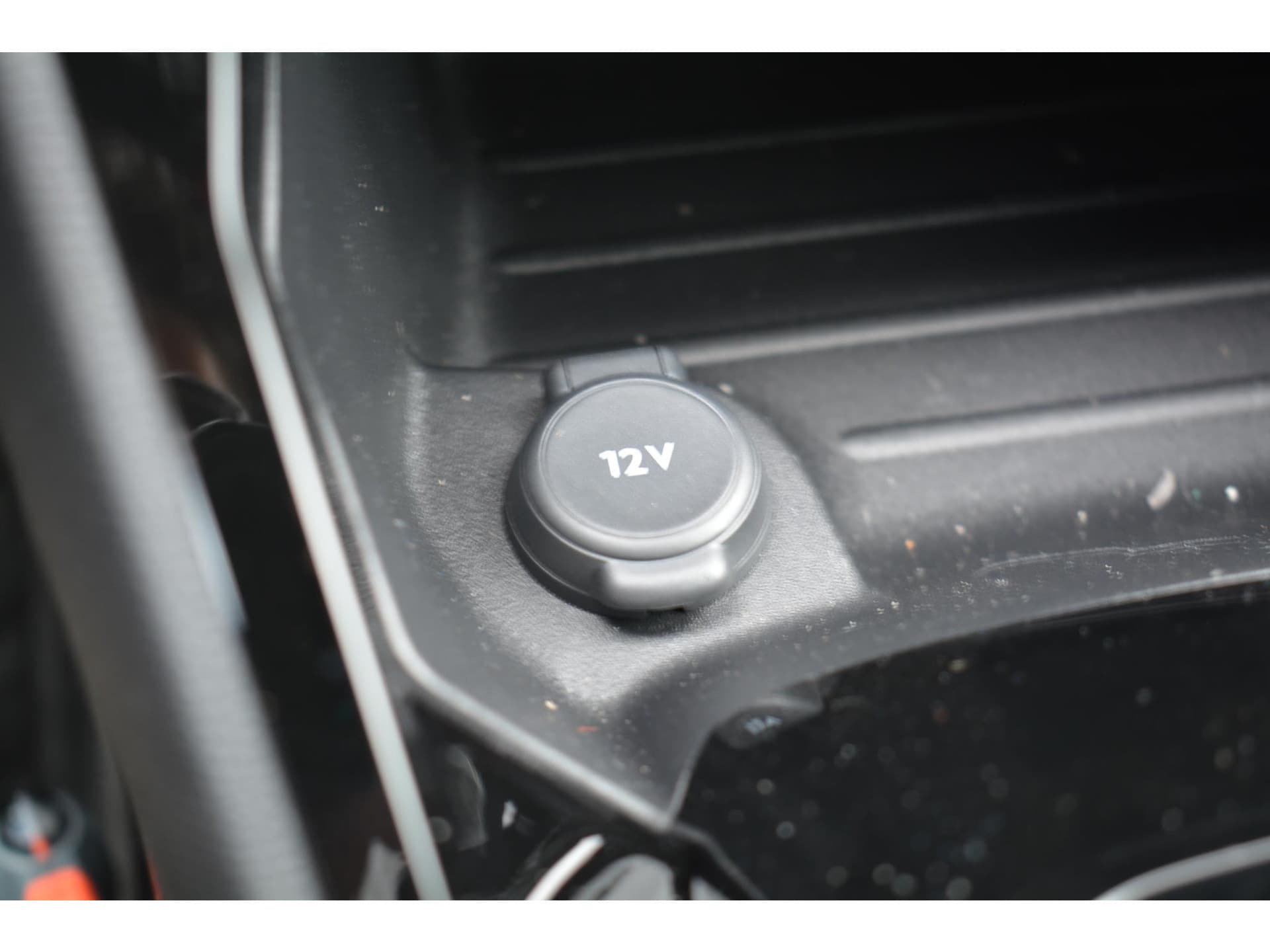 Peugeot e-2008 EV Allure Pack 50kWh 136pk | Navigatie | Apple Carplay/Android Auto | Bluetooth | Achteruitrijcamera
