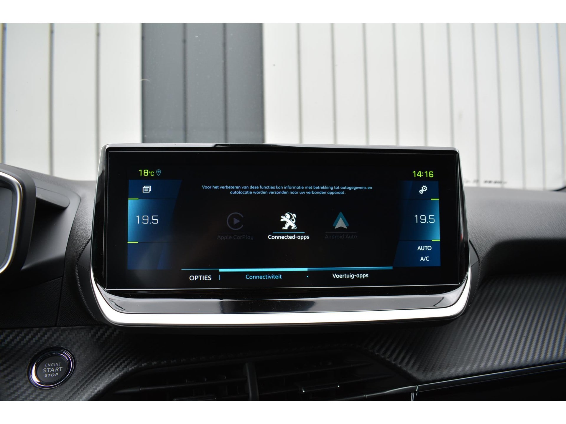 Peugeot e-2008 EV Allure Pack 50kWh 136pk | Navigatie | Apple Carplay/Android Auto | Bluetooth | Achteruitrijcamera