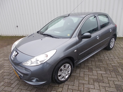 Peugeot 206+ 0