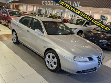 Alfa Romeo 166 0