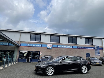 Tesla Model S 0