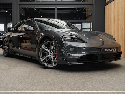 Porsche Taycan Cross Turismo 0