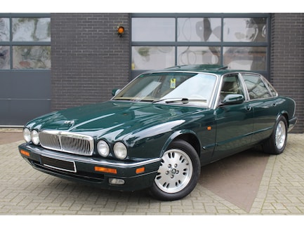 Jaguar XJ-6 0