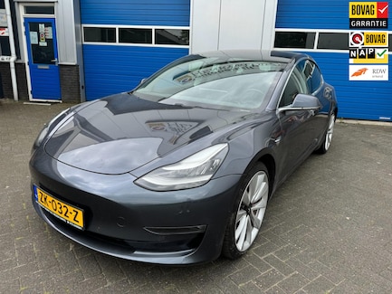 Tesla Model 3 0