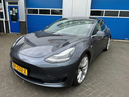 Tesla Model 3 0