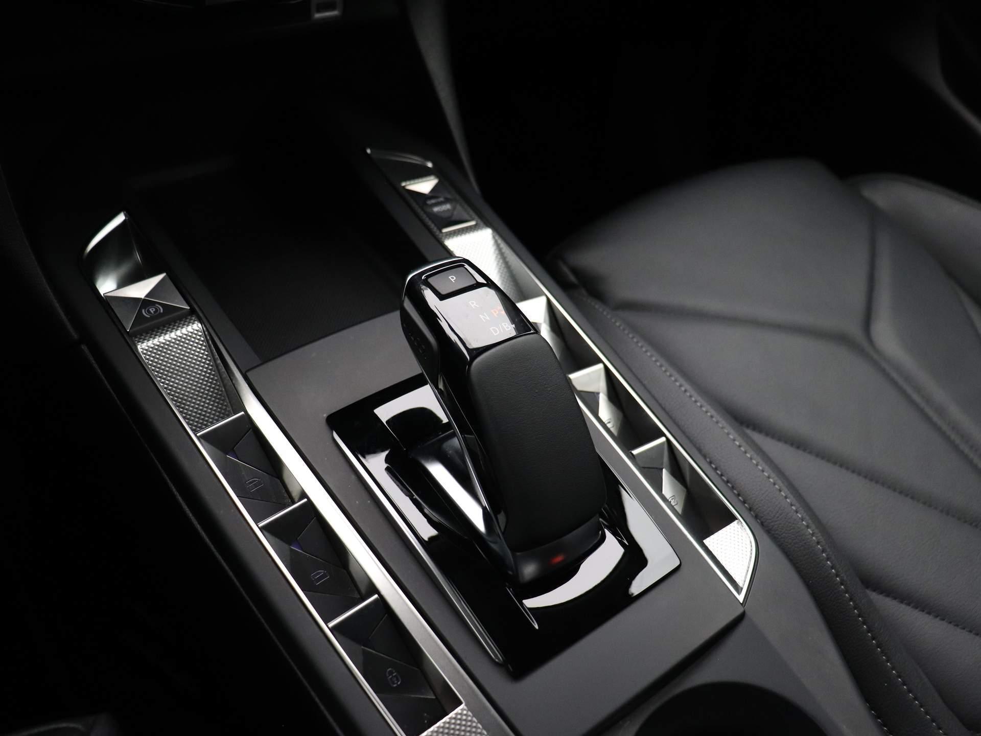 DS 3 E-Tense Rivoli 54 kWh | Leder | Navi | ECC | PDC | LMV | LED | Cam |