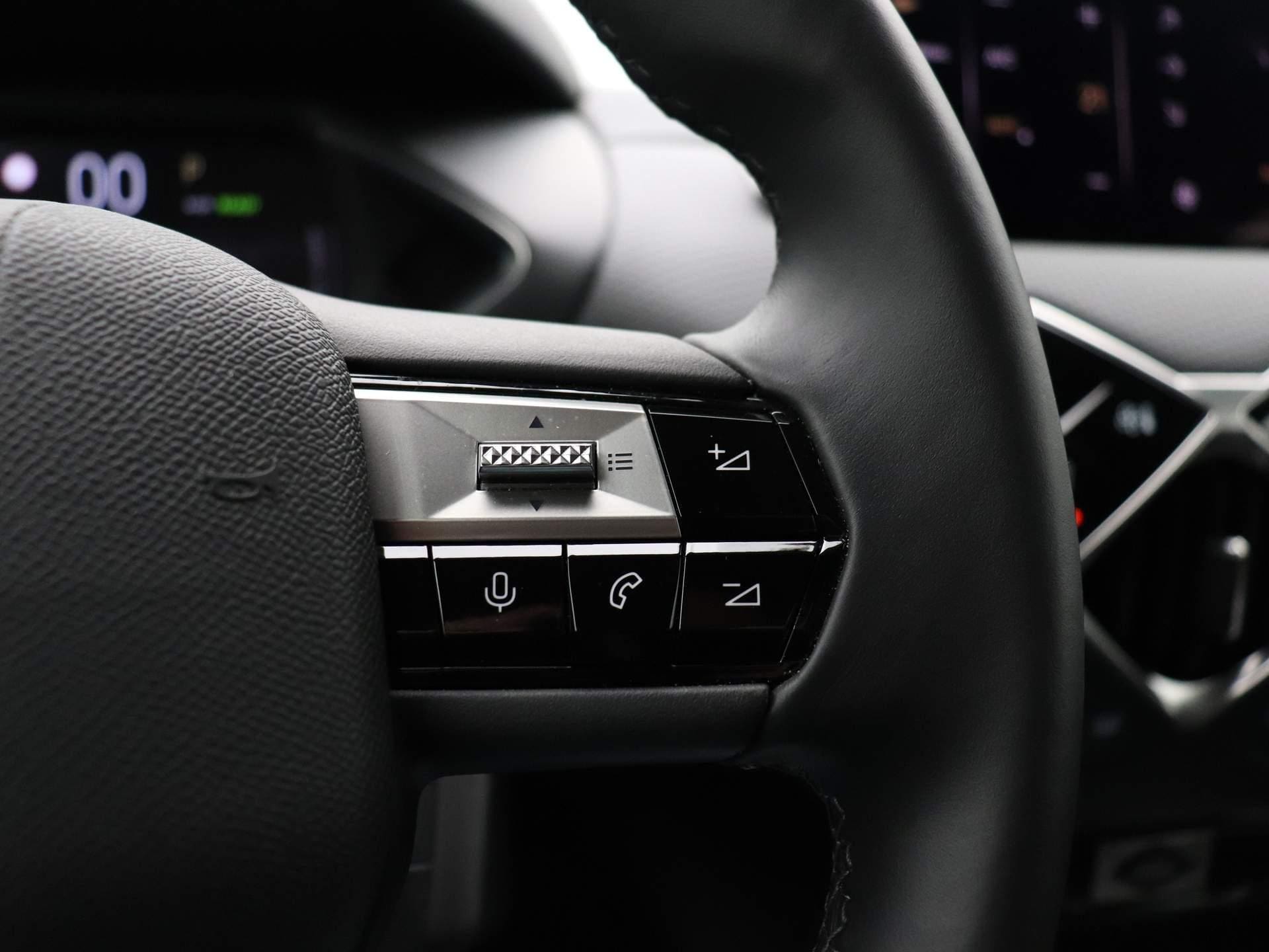 DS 3 E-Tense Rivoli 54 kWh | Leder | Navi | ECC | PDC | LMV | LED | Cam |