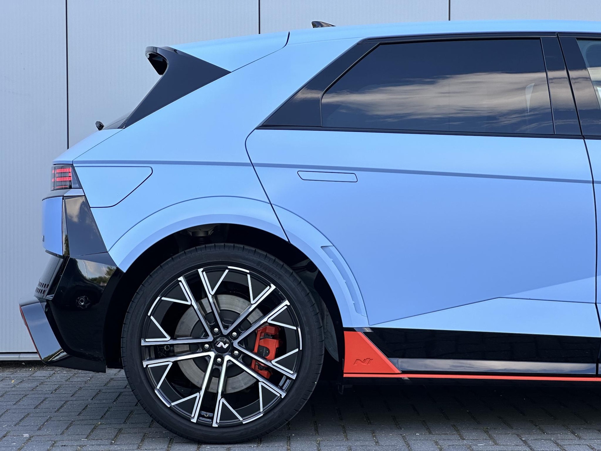 Hyundai IONIQ 5 N AWD 84 kWh / 650 PK & 770 NM / Performance Blue Matt / 360 Camera / Digital Center Mirror / BOSE Audio /