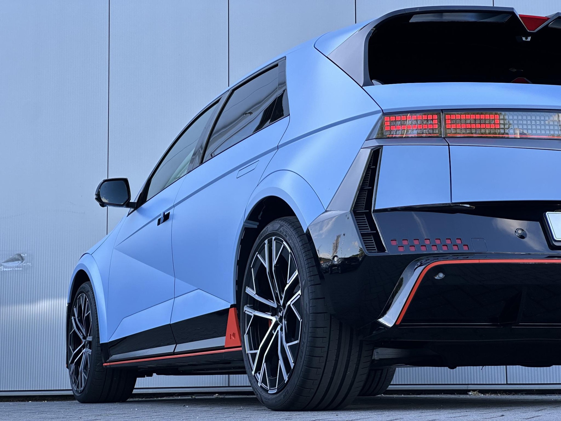 Hyundai IONIQ 5 N AWD 84 kWh / 650 PK & 770 NM / Performance Blue Matt / 360 Camera / Digital Center Mirror / BOSE Audio /