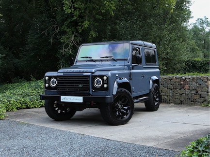 Land Rover Defender 0