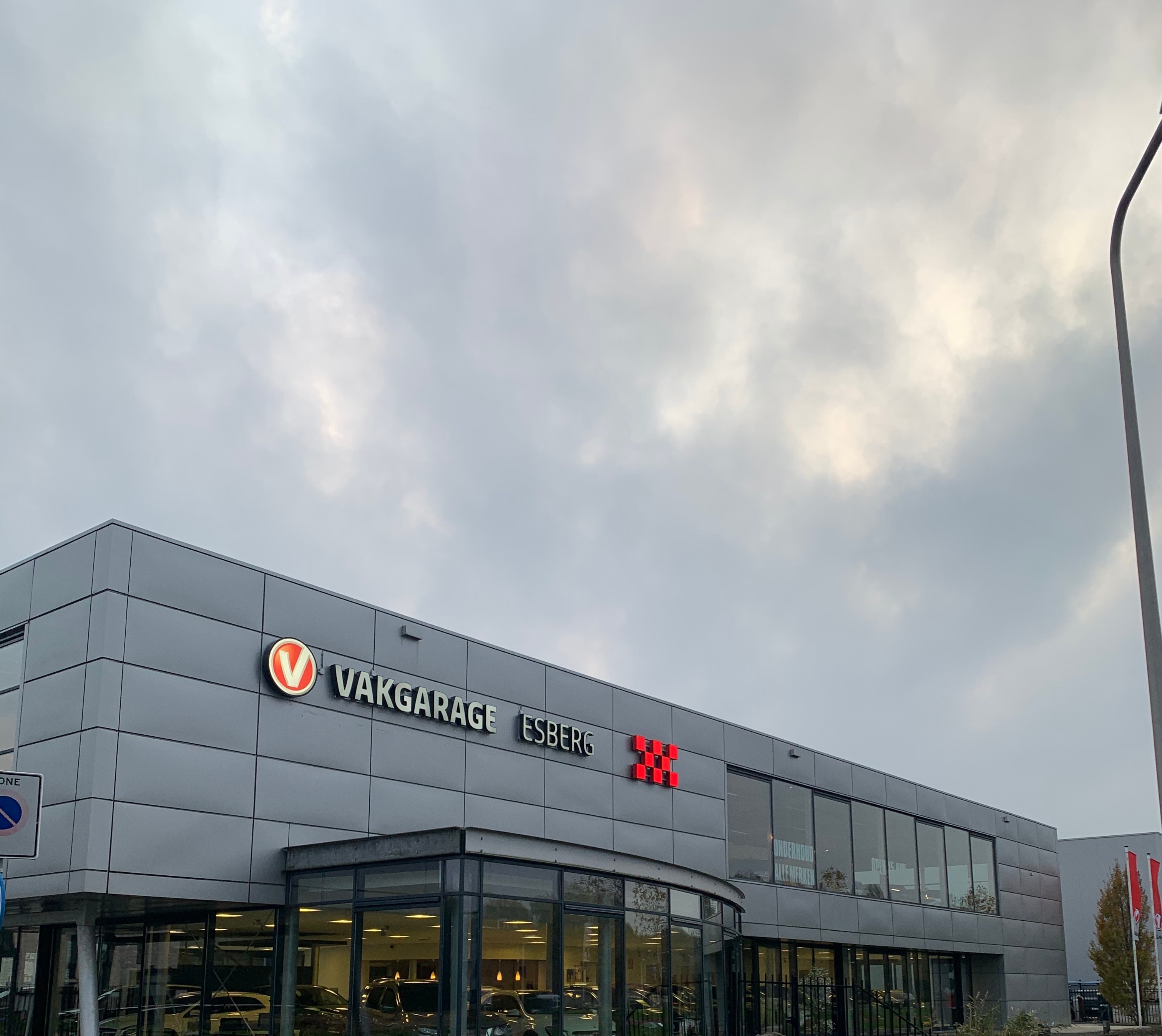 dealerImage