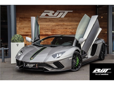 Lamborghini Aventador 0