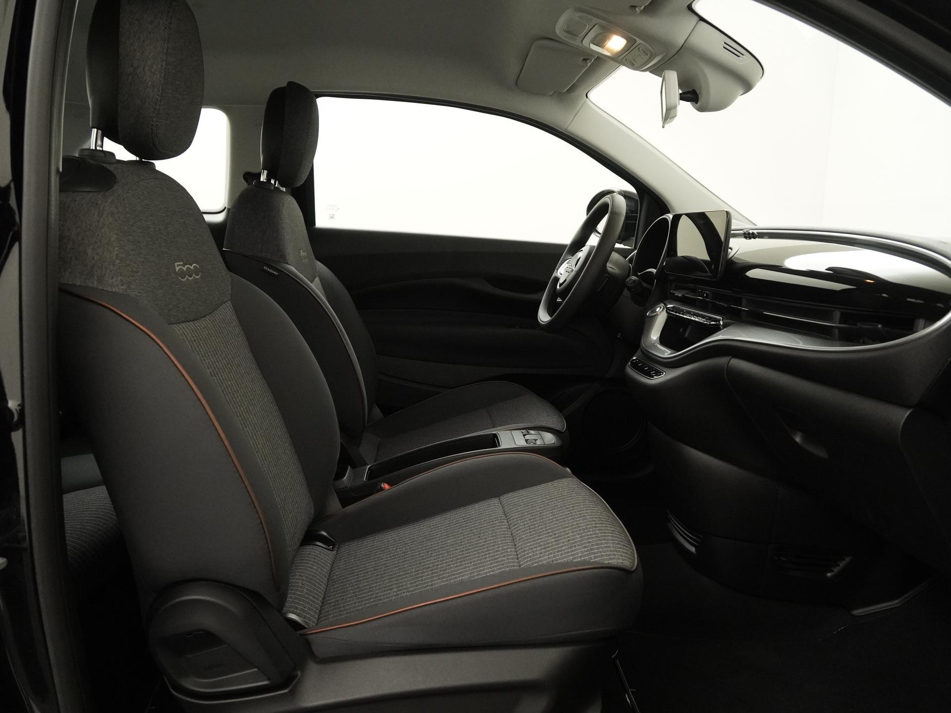 Fiat 500e Icon 42 kWh | Navigatie | Apple Carplay | Parkeersensor | Zondag Open!