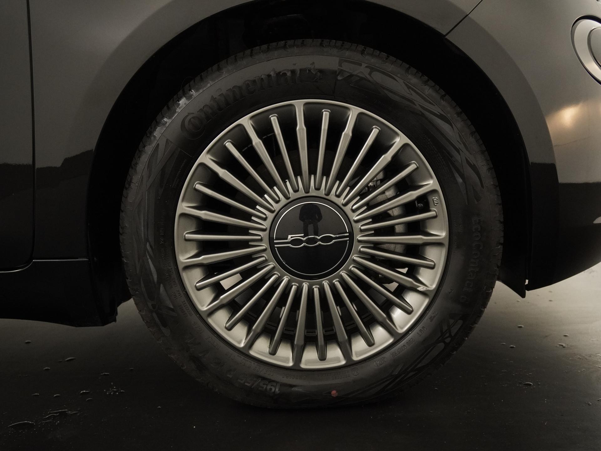 Fiat 500e Icon 42 kWh | Navigatie | Apple Carplay | Parkeersensor | Zondag Open!